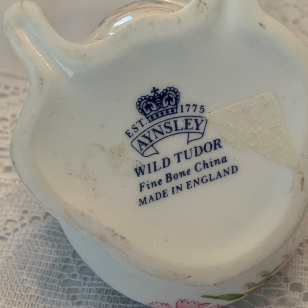 Aynsley wild Tudor Bone China Frog Trinket Box Mint - Picture 5 of 6
